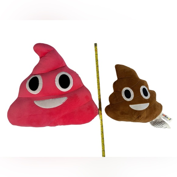 Set of 2 Poo Emoji pillows for home decor/kids bedroom - Picture 4 of 5